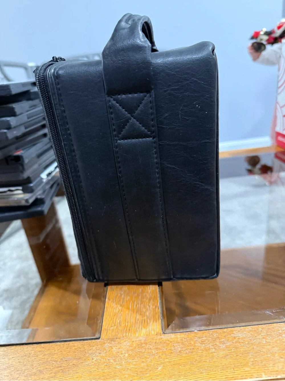 Vintage 2000s Case Logic 15 CD Carrying Case Bag Storage w/Strap